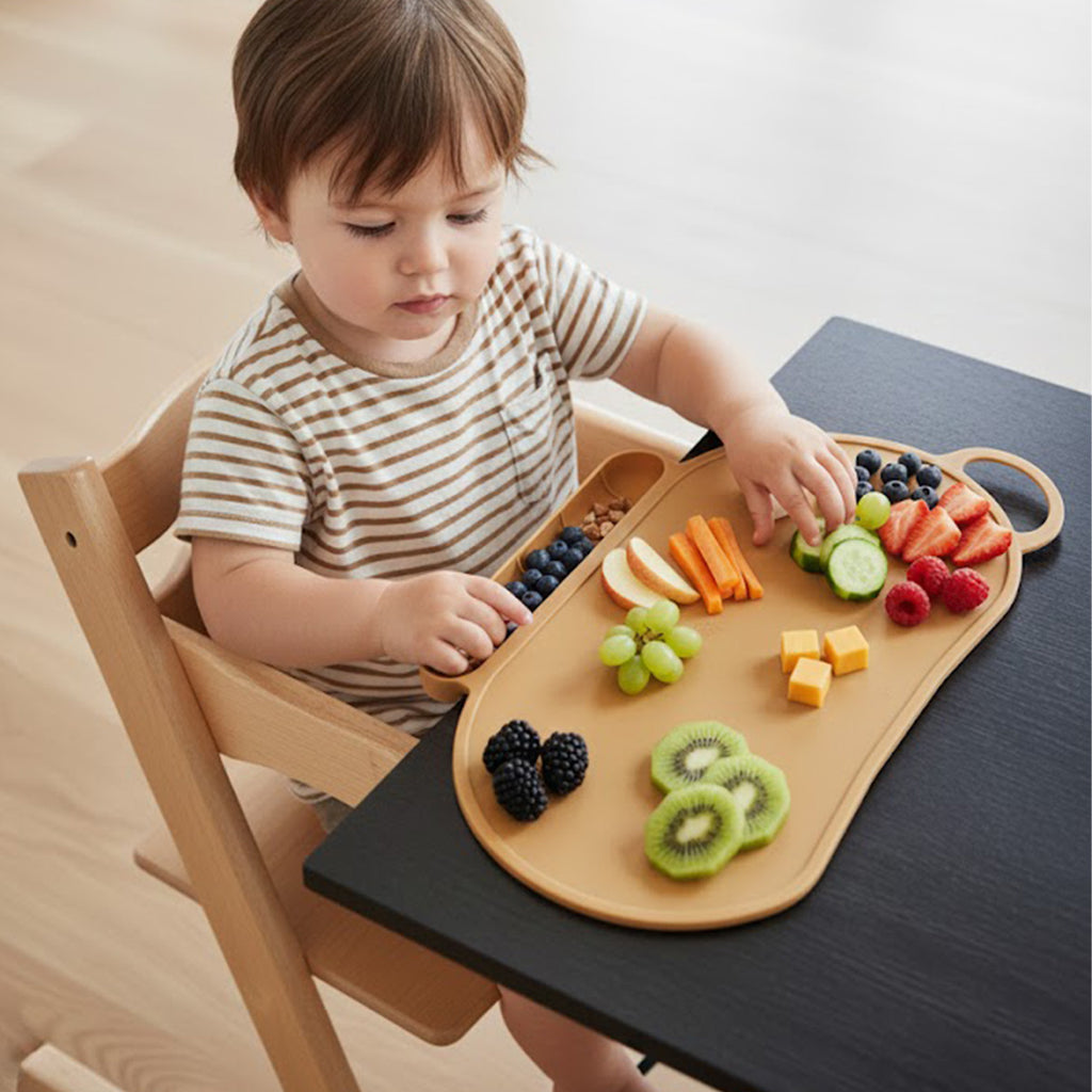 NoSpill BLW Beslenme Matı – Kaymaz, Dökülmez, Silikon Bebek Yemek Servisi Katlanabilir & Taşınabilir Bej